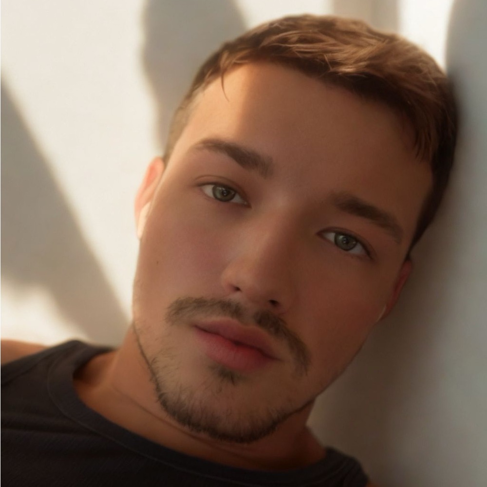 Meet your Posher, Kollin Markham